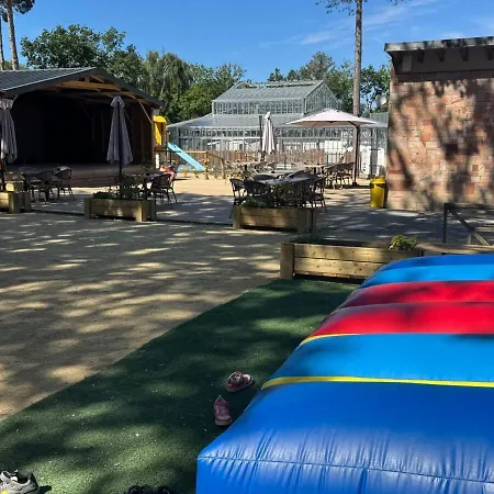 Campsite Mobil 6 A 8 Personnes