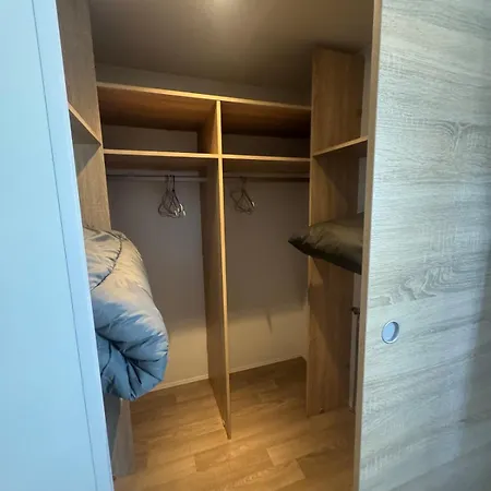 Campsite Mobil 6 A 8 Personnes *