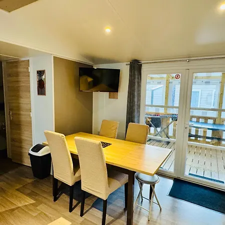 Campsite Mobil 6 A 8 Personnes *