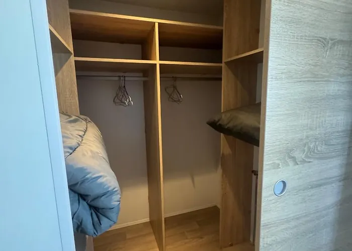 캠프장 Mobil 6 A 8 Personnes *