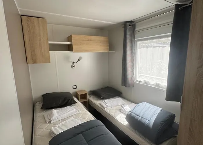 Mobil 6 A 8 Personnes *