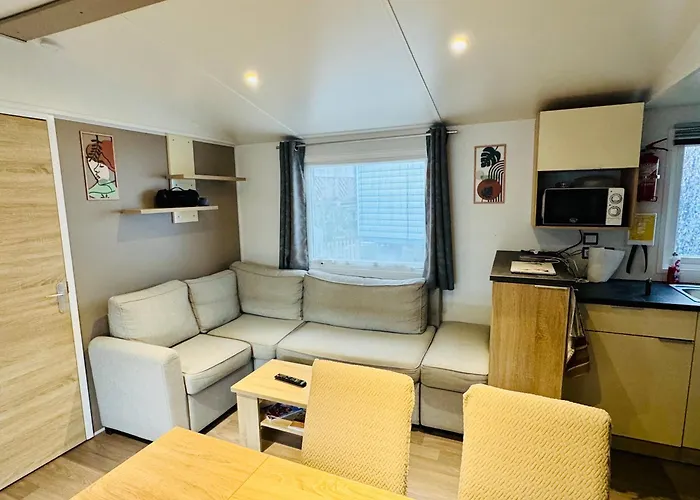 캠프장 Mobil 6 A 8 Personnes *